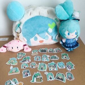 Set 4 Hatsune Miku Face bag,20pcs sticker ,Miku Mini Version and keychain
